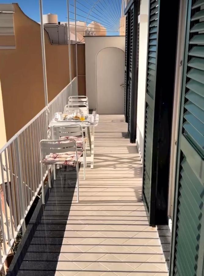 Queen View Apartment - No Kitchen Positano Exterior foto