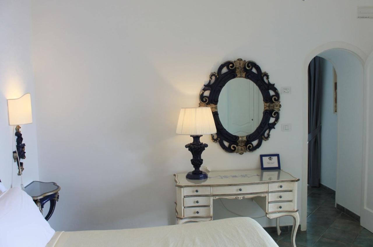 Queen View Apartment - No Kitchen Positano Exterior foto