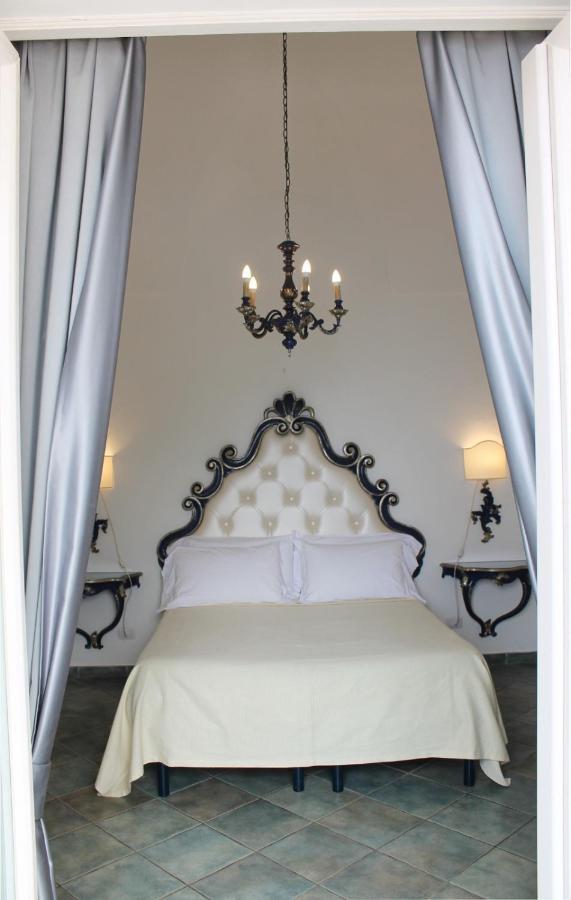 Queen View Apartment - No Kitchen Positano Exterior foto